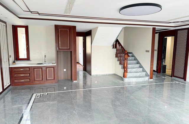 枫丹壹号6室2厅310㎡550万二手房图片