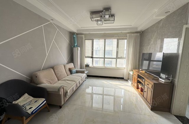 人民公园 电梯房 医疗配套成熟 房龄新 精装修 商业配套齐全