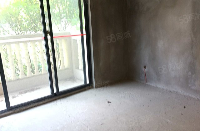 盛世华庭4室2厅256㎡170万二手房图片