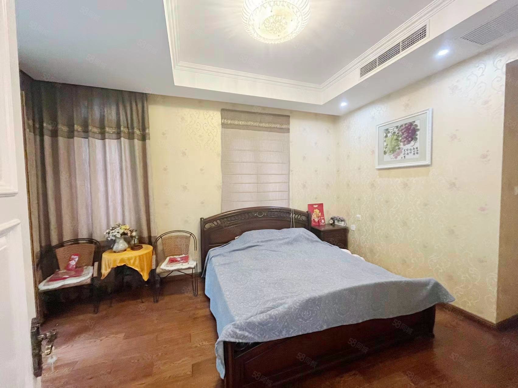 藍岸麗舍(別墅)4室2廳3衛(wèi)369.26㎡南北995萬