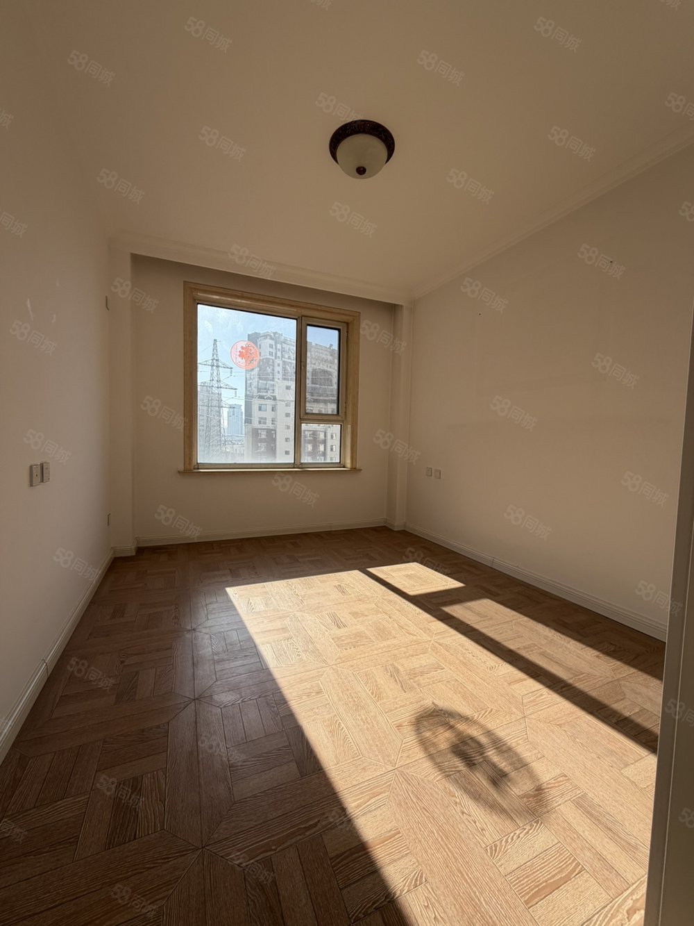 东艺春城3室2厅1卫112㎡南北56万