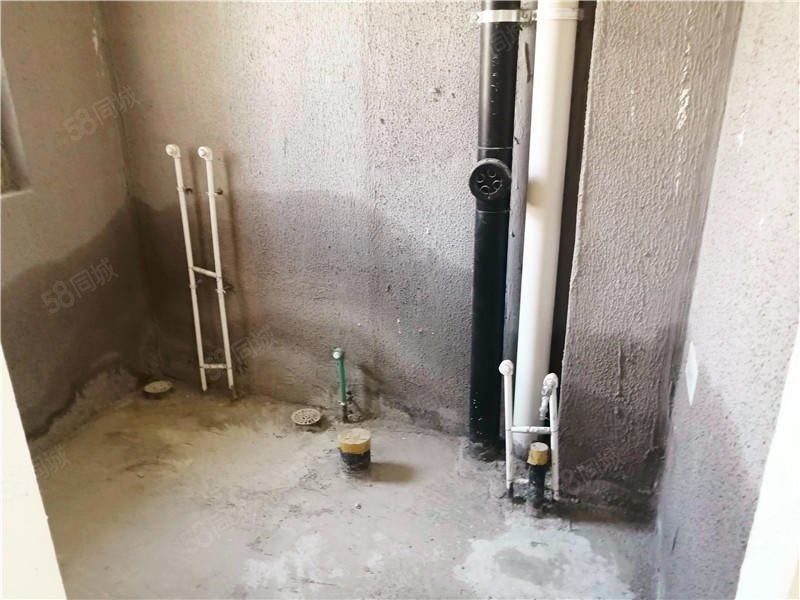 領(lǐng)秀翡翠山(別墅)5室2廳4衛(wèi)279.46㎡南北1050萬