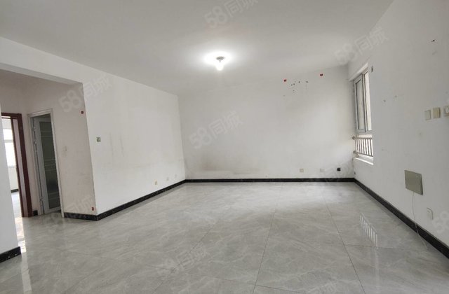 急售！88万！孟达国际A3区 好楼层送车位地下室 城市芳华