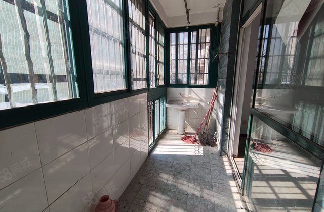 滨湖苑3室2厅108㎡48万二手房图片