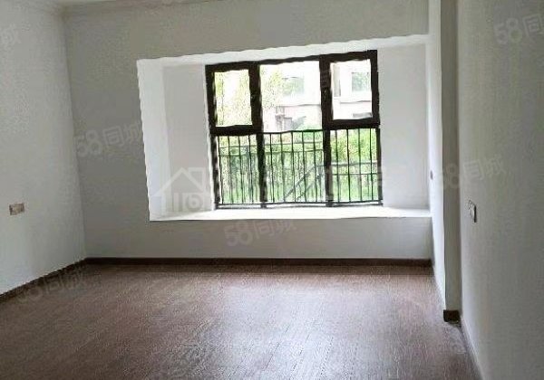 急售！开发区 一楼带院带下沉80平 洋房 国岳府 送储带车位