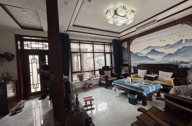 新出东昌  豪华装修 大院子采光好 送车位