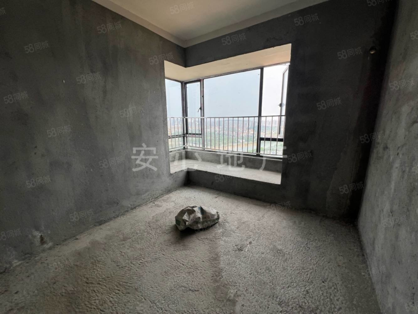 德和领秀广场5室2厅2卫150㎡南北132.6万