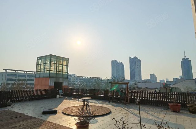 领秀城  带车位中层洋房 带180平台院子 教育生活配套齐全