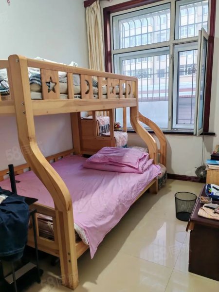 朝阳小区3室1厅1卫127㎡南北40万