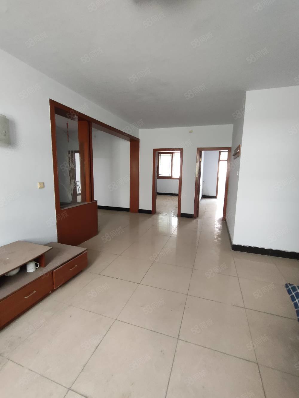 物华公寓3室2厅2卫143㎡南北67万