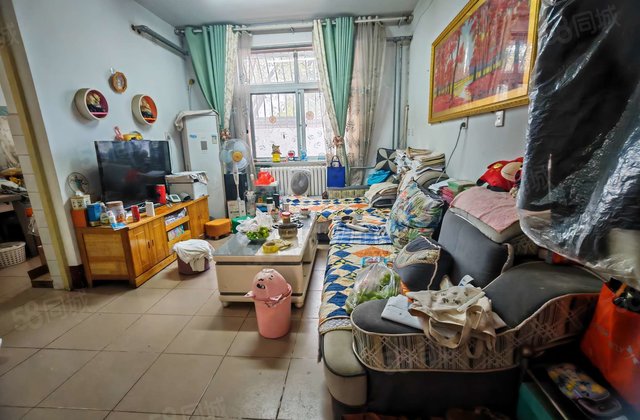 文轩本部，山水文园西邻一楼带院，看房方便