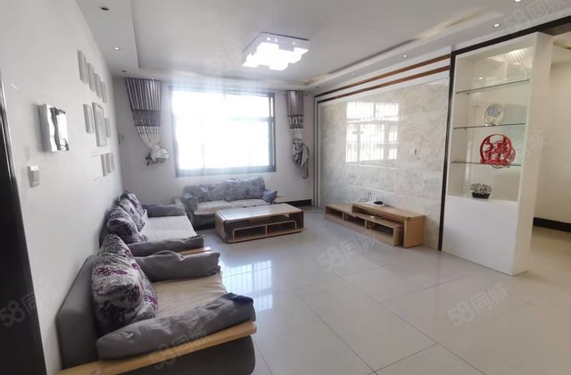 开发区东昌滨河花园南区，三楼，三室朝阳，停车方便