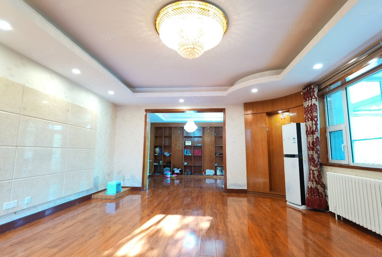 碧水莊園4室2廳3衛(wèi)325㎡南北2500萬