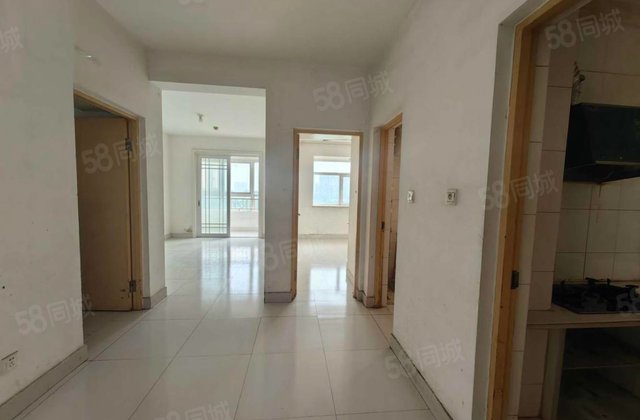 一实验南湖新城全明户型，两室一厅朝南，中间层70平两室两厅，