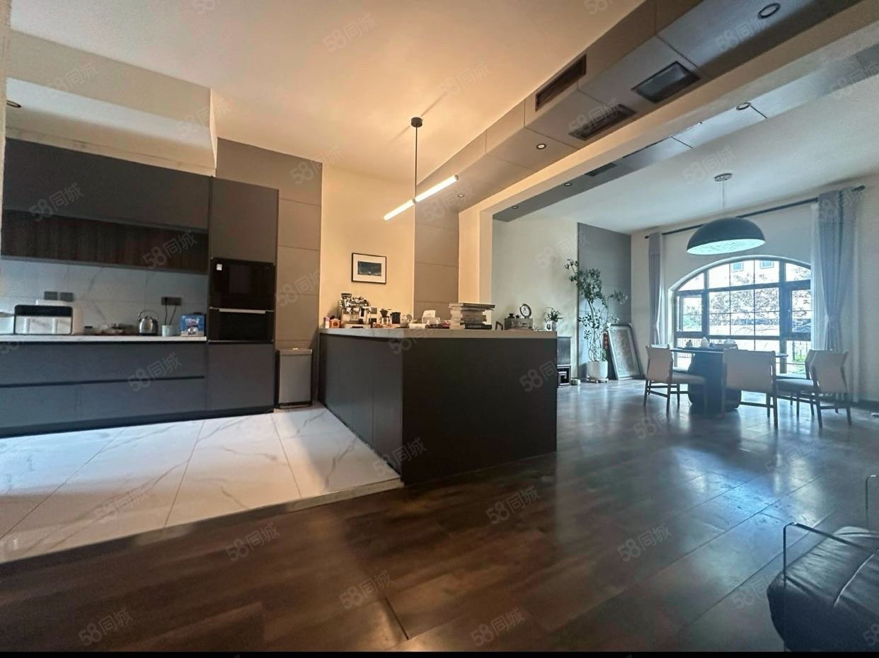 中建紅杉溪谷(東區(qū))8室3廳4衛(wèi)205.82㎡南北1700萬