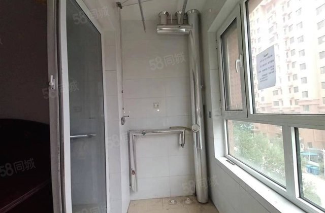 急售 先锋社区 三室朝阳 免大税 带储