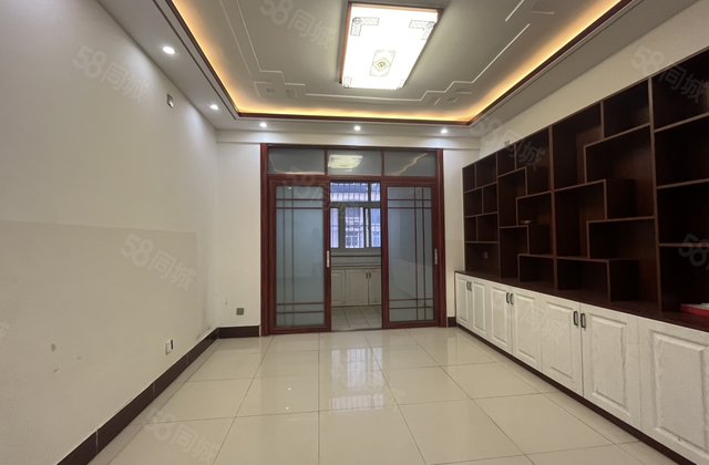 急售    单价5000多！凤凰新城东区！免大税送储藏室！