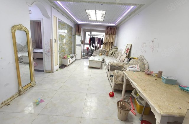 刚需两室。昌润连城带储藏室60多万。