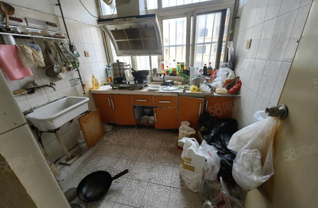 交通便捷 楼层好 商品房 商圈成熟 小三居 低容积