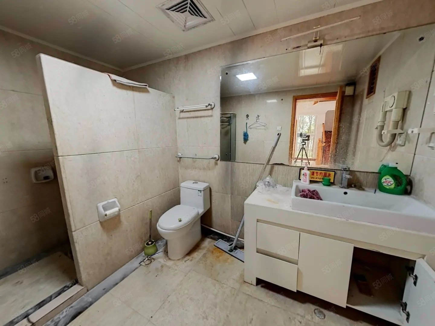 碧水莊園5室2廳5衛(wèi)344㎡南北1700萬