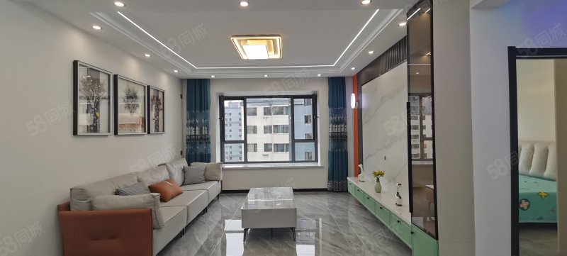 御湖湾电梯7楼可观湖通透供暖好临近大庆东站2室2厅