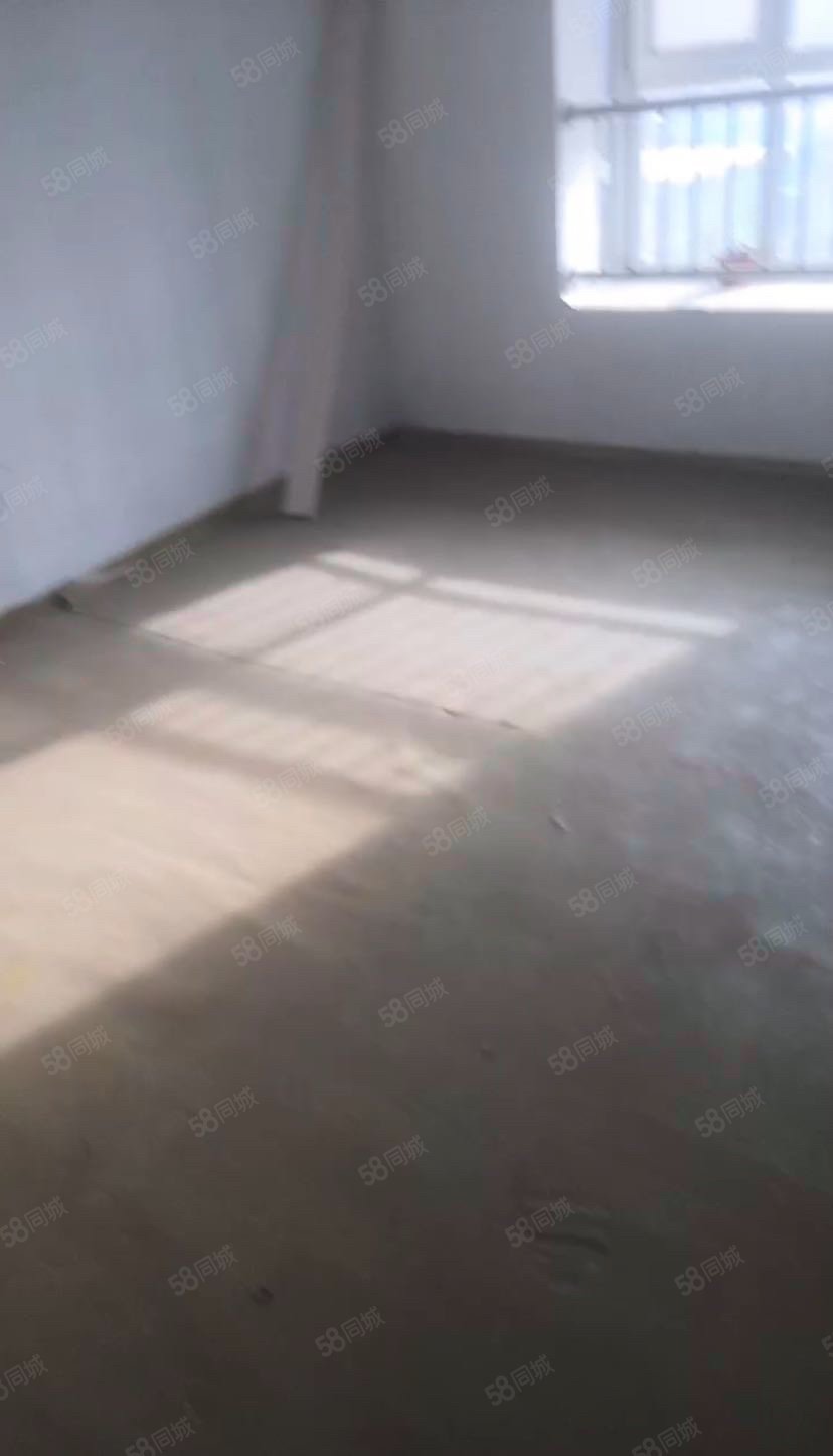 新野上郡靜園2室1廳1衛(wèi)92.2㎡南68萬(wàn)