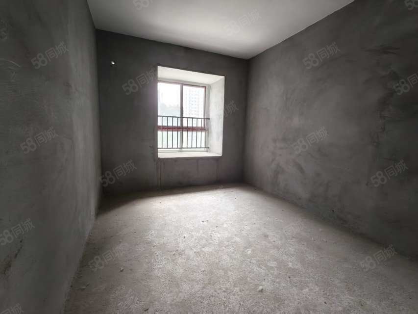 常隆花园3室2厅1卫121.73㎡南59.8万