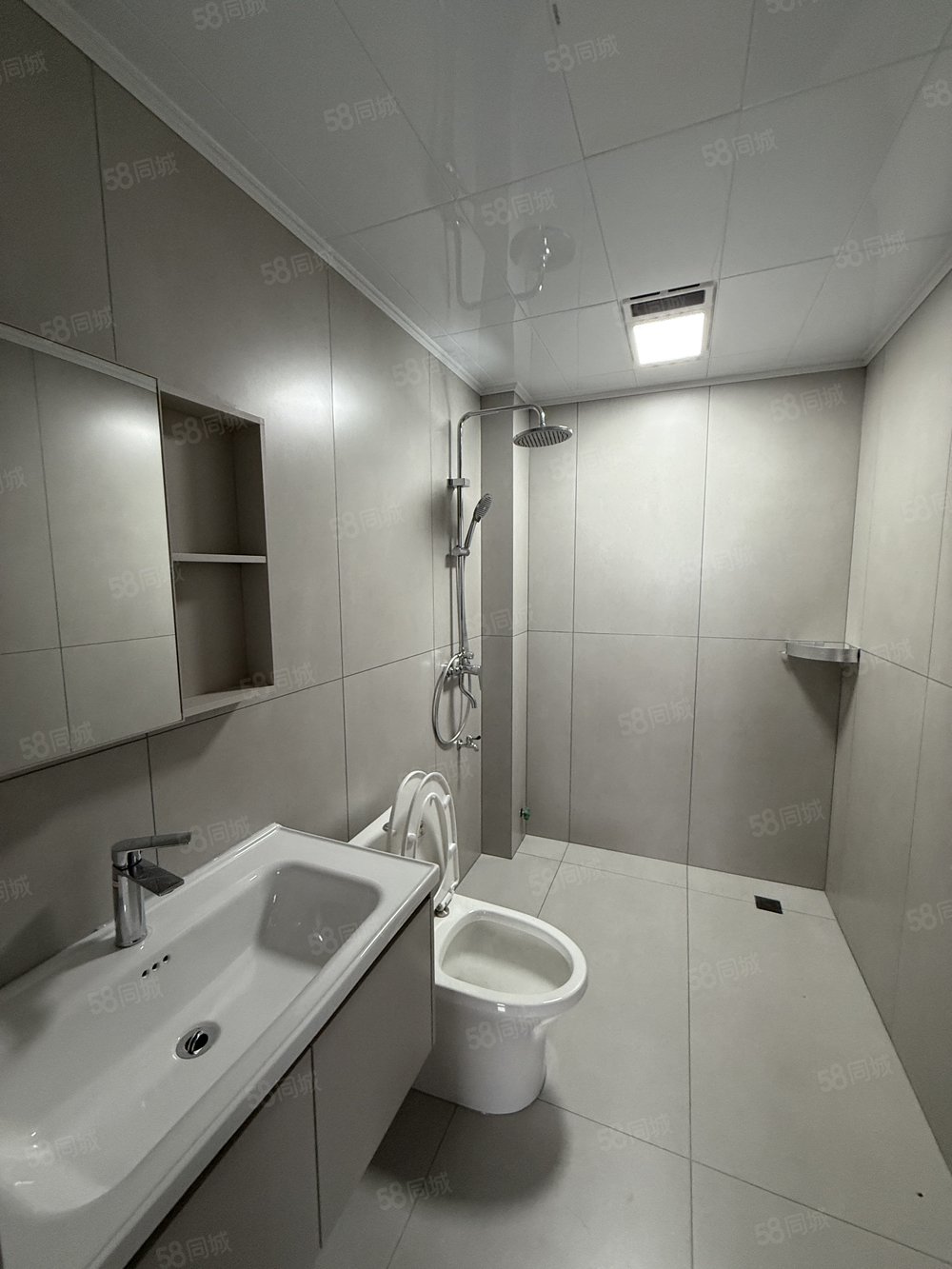 东方玺园6室3厅3卫200㎡南北95.8万