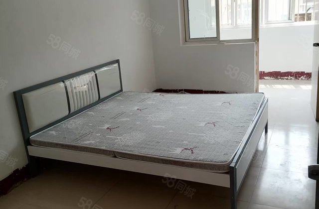 聚源C区，3楼，送大露台，送地下室。