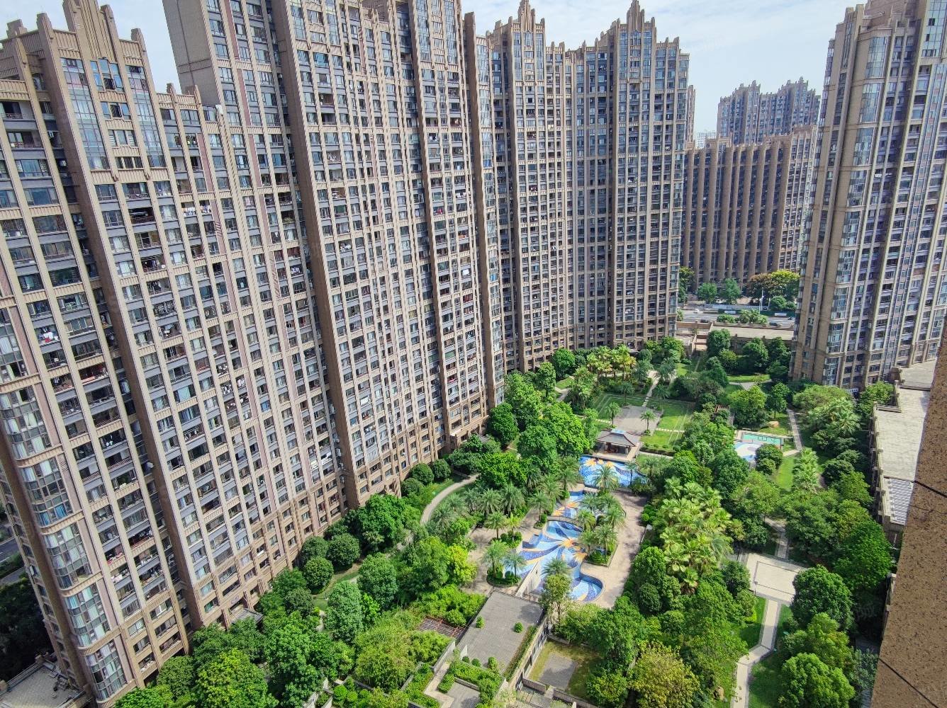 嘉福尚江尊品二期5室2厅5卫258㎡南北485万