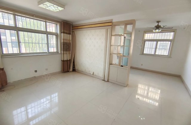 七中 欧景丽都2楼东边户 带30平车库带20多平储藏室