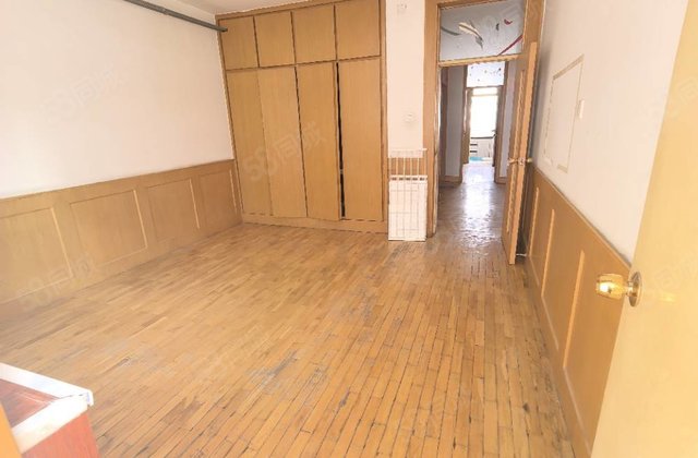 文轩中学！老一中 八中 都近的小区 停车很方便 低楼层四院