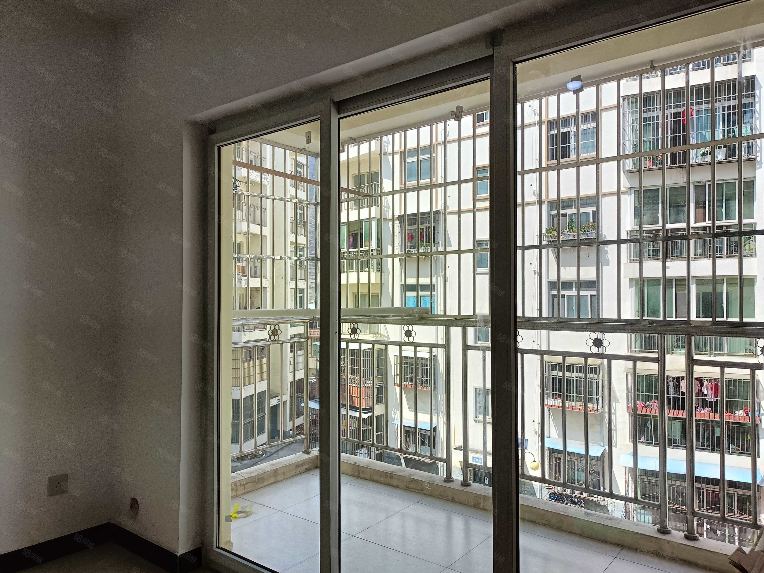 家佳缘小区2室2厅1卫66.36㎡南北19.88万