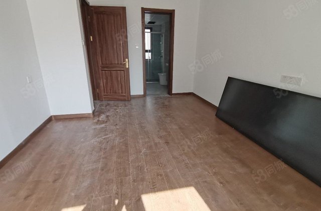 4室2厅 碧桂园国岳府 南北通透 156平 看房方便 有钥匙