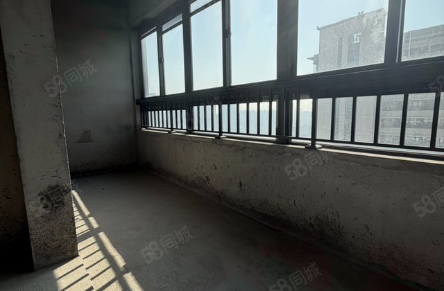 中庚联鑫香汇长龙3室2厅96㎡69.8万二手房图片