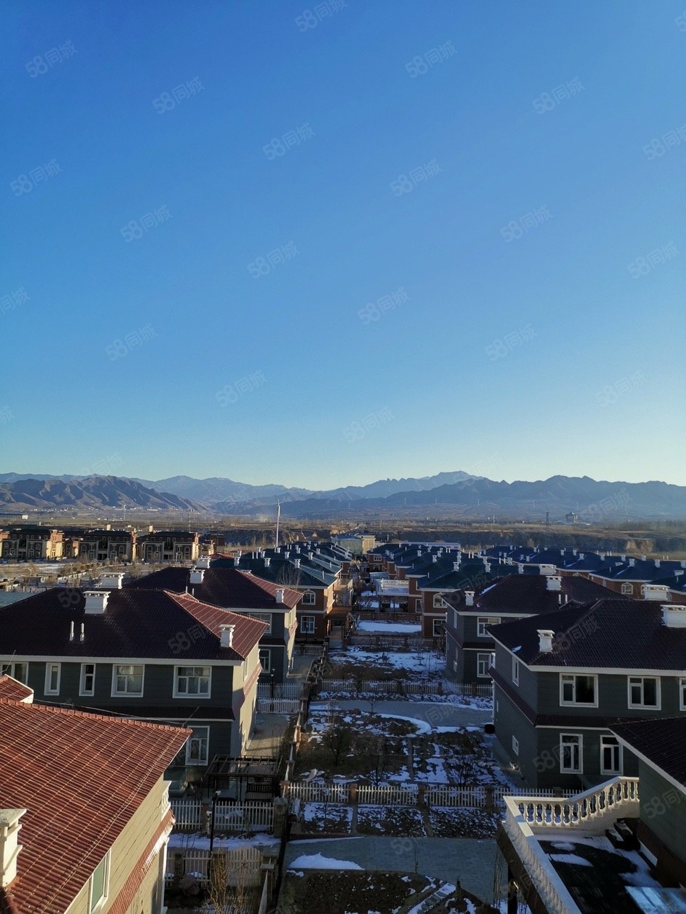 黄帝城小镇(别墅)5室4厅3卫265㎡南北219万