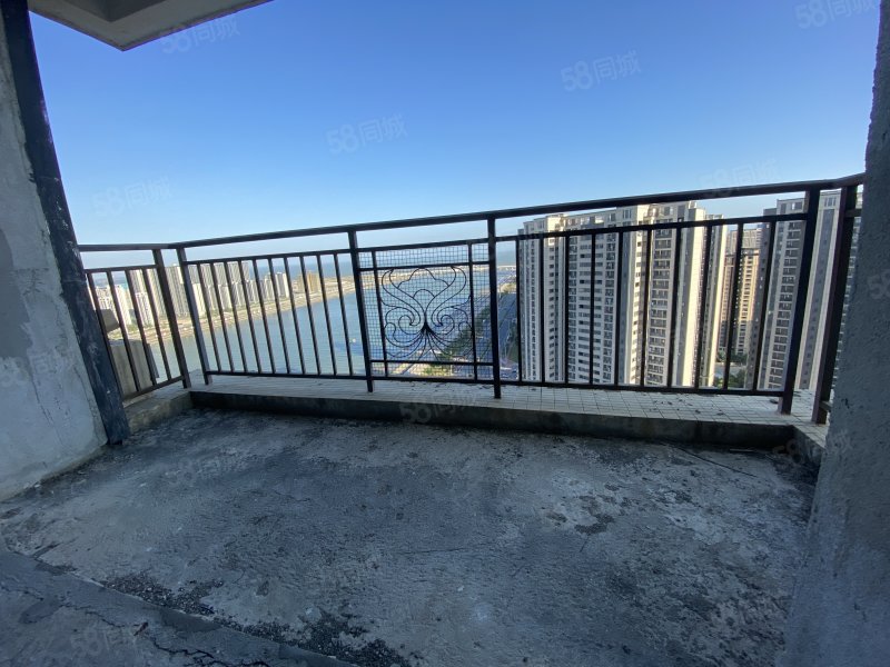 龙光御海阳光3室2厅2卫100㎡南北148万