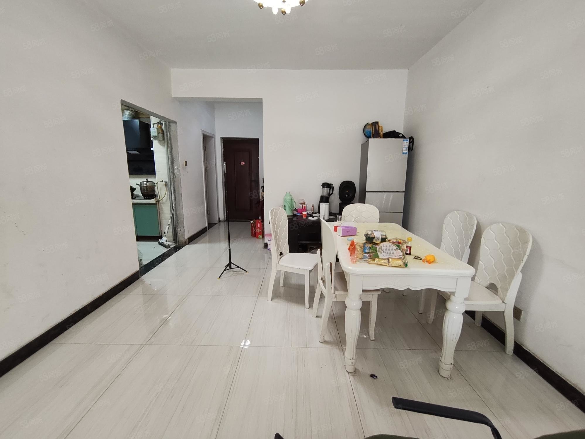 奥林清华3室2厅1卫110㎡北50万