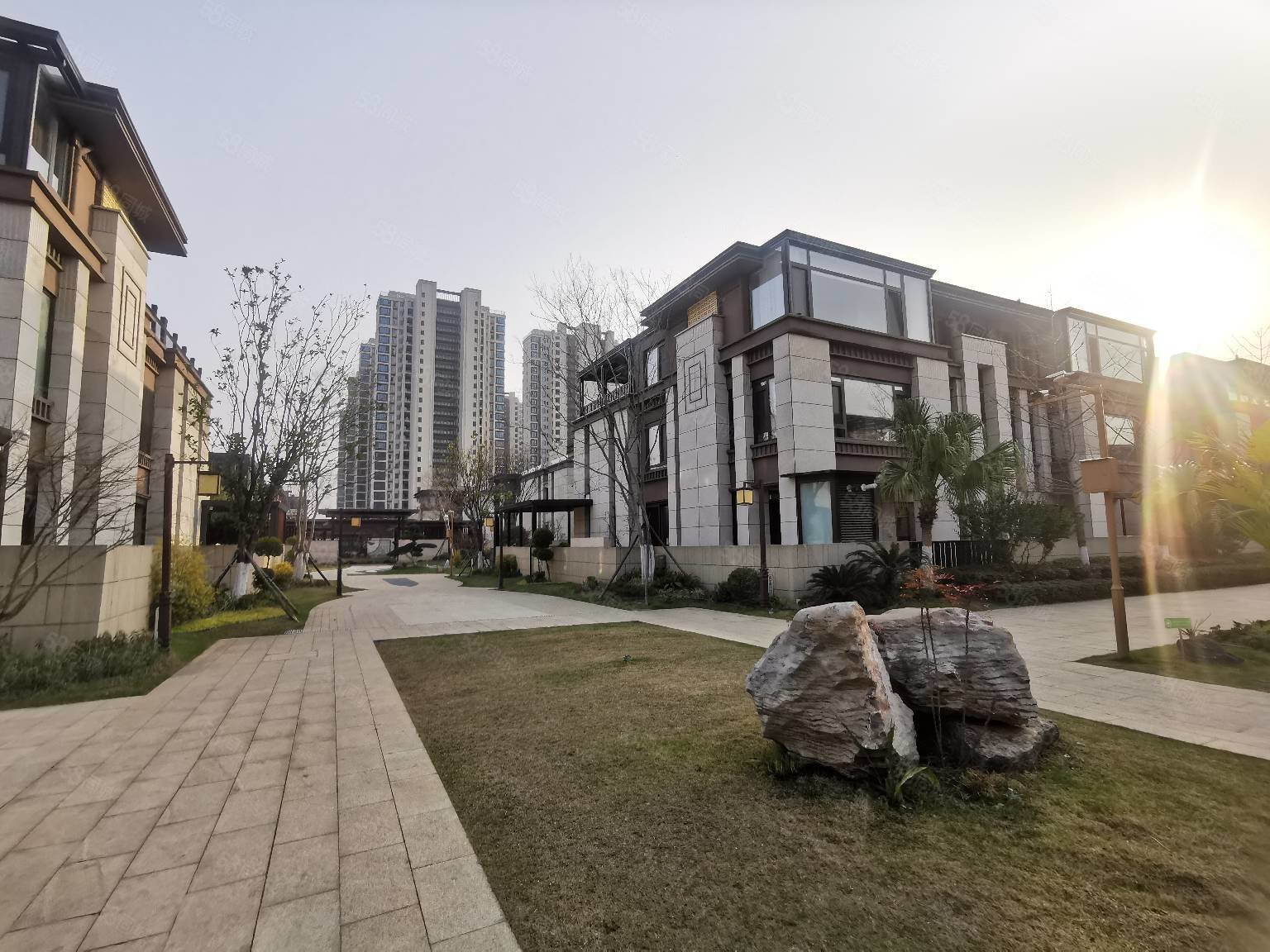 前后带院子海墅湾别墅上下5层地上3层带露台