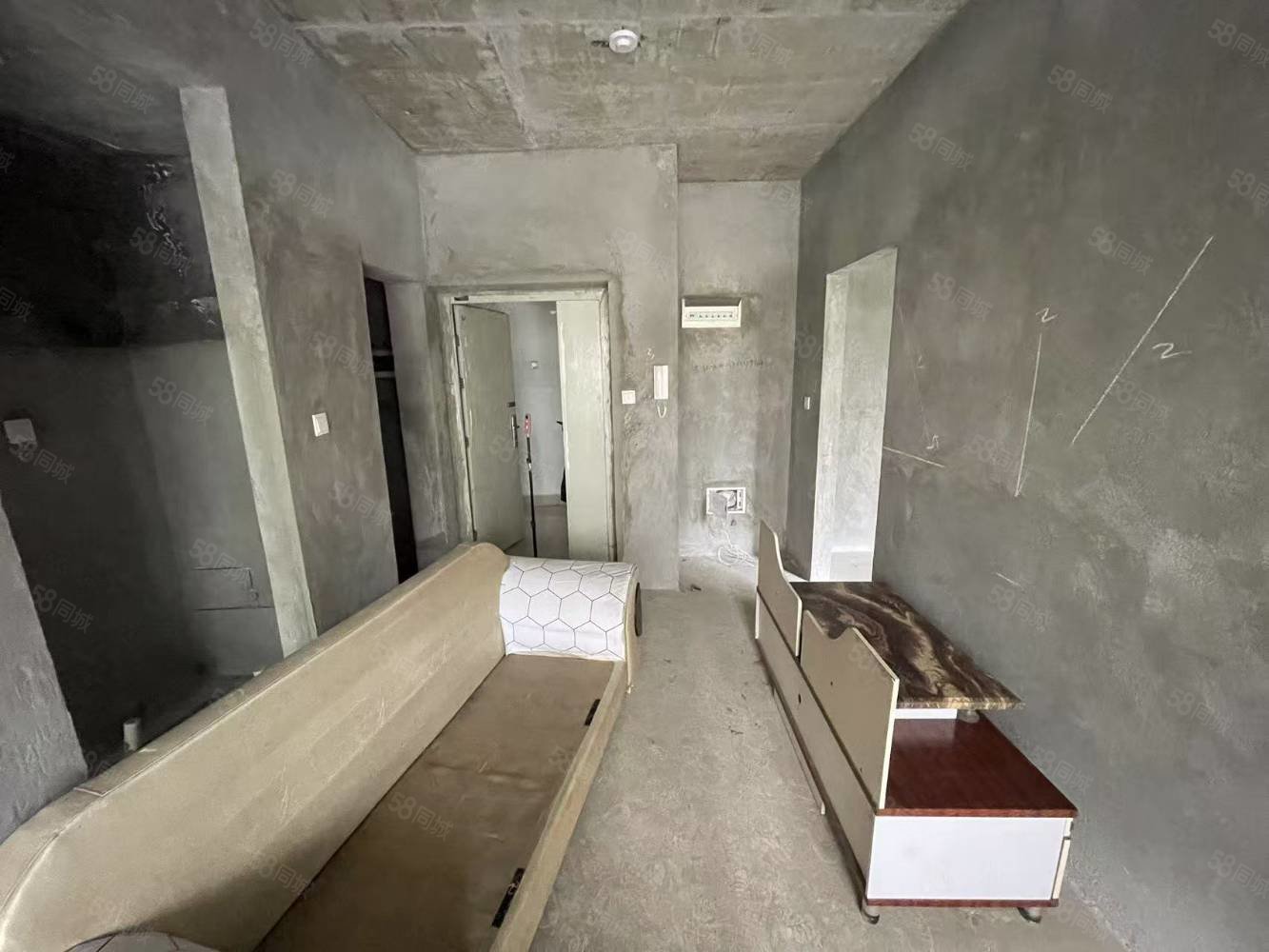 景秀双院2室1厅1卫60㎡南北18万