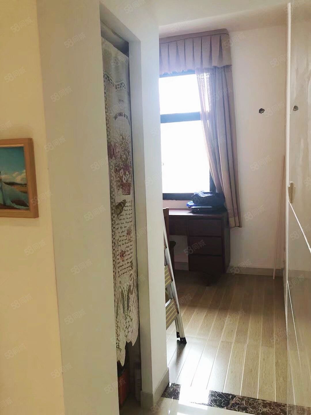 宜教花苑6室2厅4卫123㎡南北168万