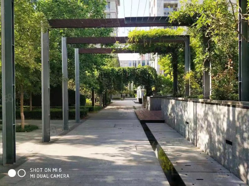 萬(wàn)科公園五號(hào)1室0廳1衛(wèi)56.74㎡東290萬(wàn)