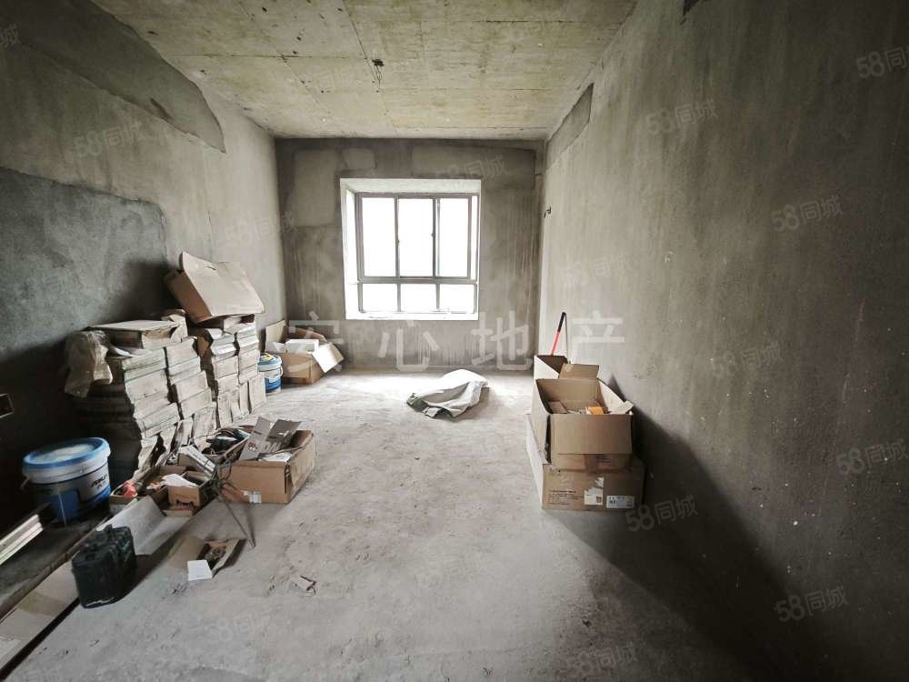 东湖花苑3室2厅2卫117㎡南北89.8万