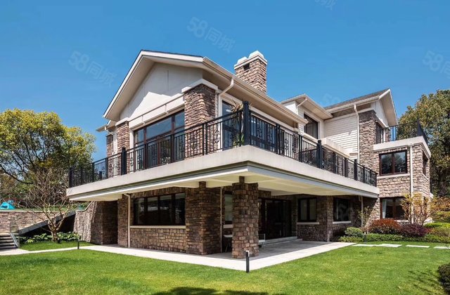 0㎡ 南共3层 万马伊顿庄园(别墅)            