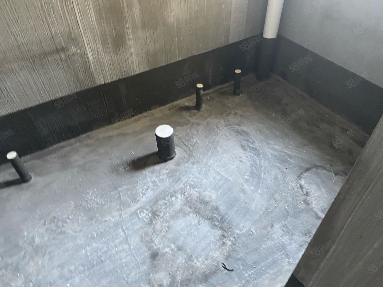 凤鸣水岸3室2厅2卫115.61㎡南72万