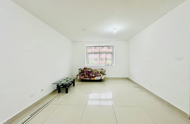 嘉明 交通便利 商品房 南北通透 小三居 房龄新