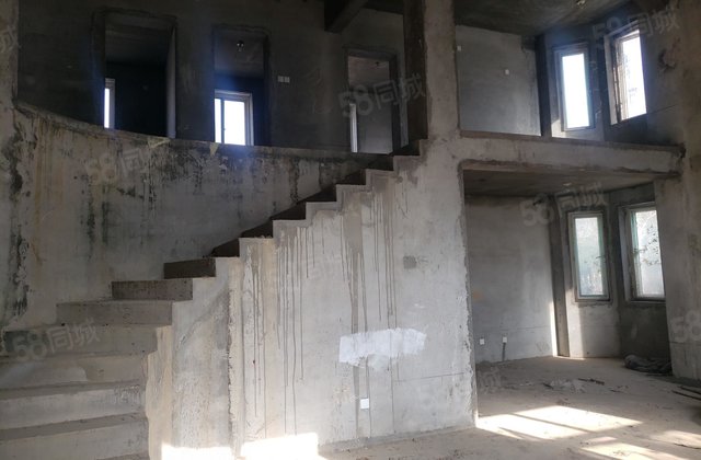 8室4厅 南北通透 满五 沁水苑 480平 采光好 周边商圈