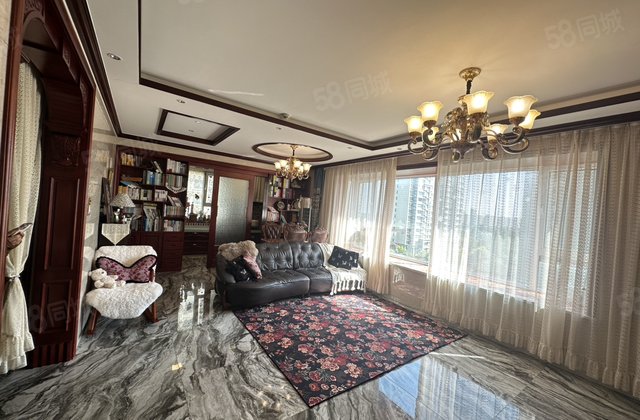 昌润莲城瑞荷园 豪华装修东边户三室，带车位地下室 好楼层