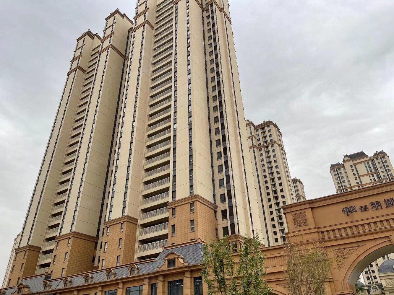 【10图】假日丽城c区 精装修送家电 三室南北 自在峰璟,华中假日丽城