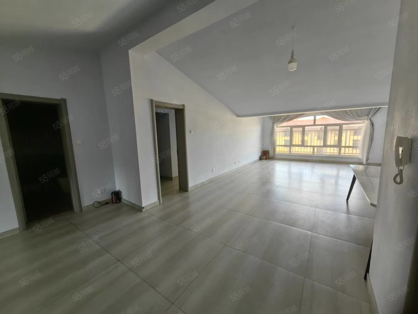 东方国际3室2厅1卫121㎡南北51.5万